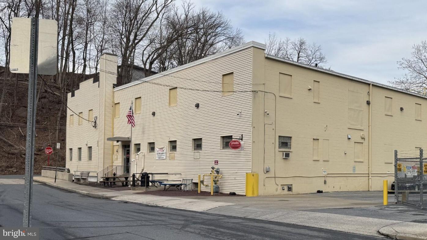 11 Main St, Mohnton, PA for Sale