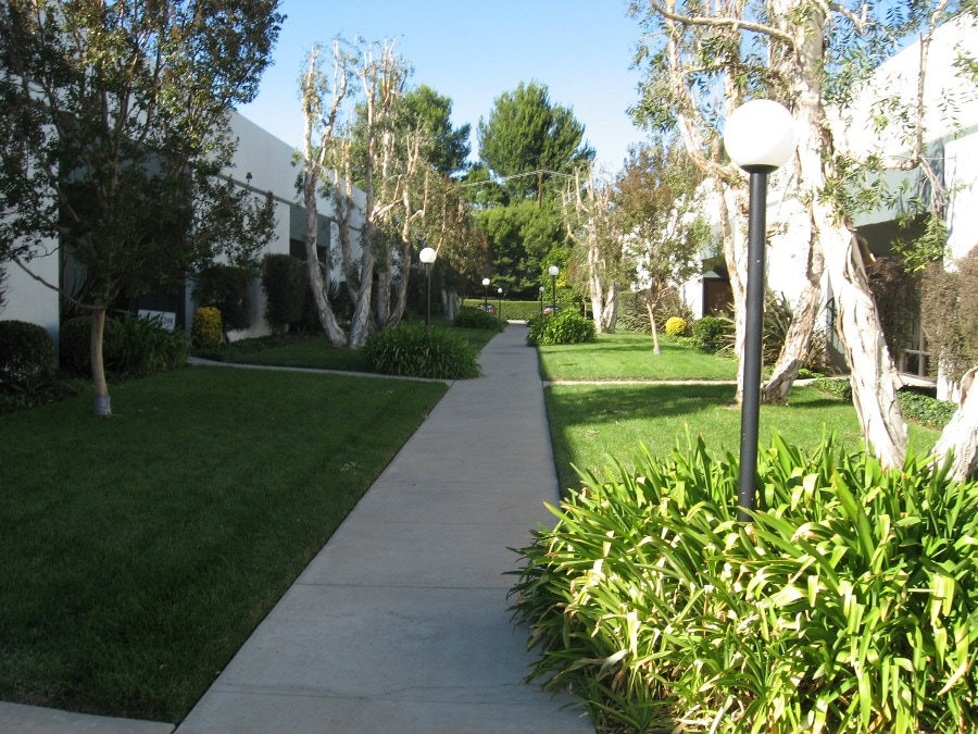 996 Lawrence Dr, Newbury Park, CA for Rent