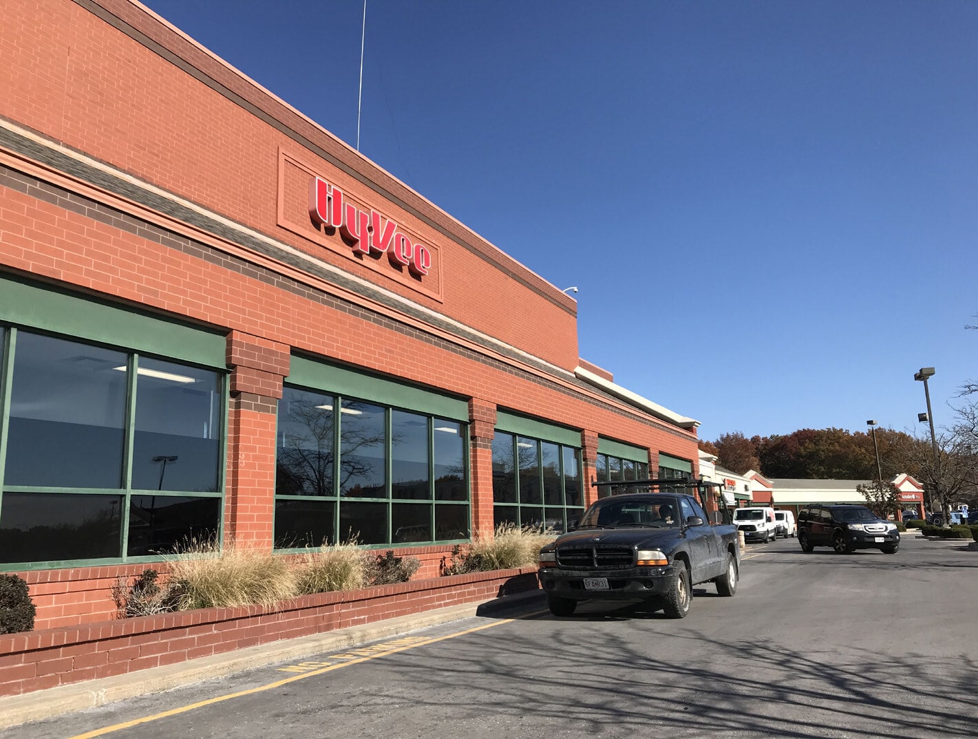 7600-7620 State Line Rd, Prairie Village, KS for Rent