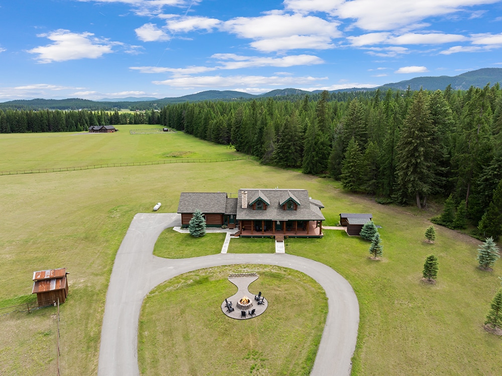 555 Twin Bridges Rd, Whitefish, MT for Sale