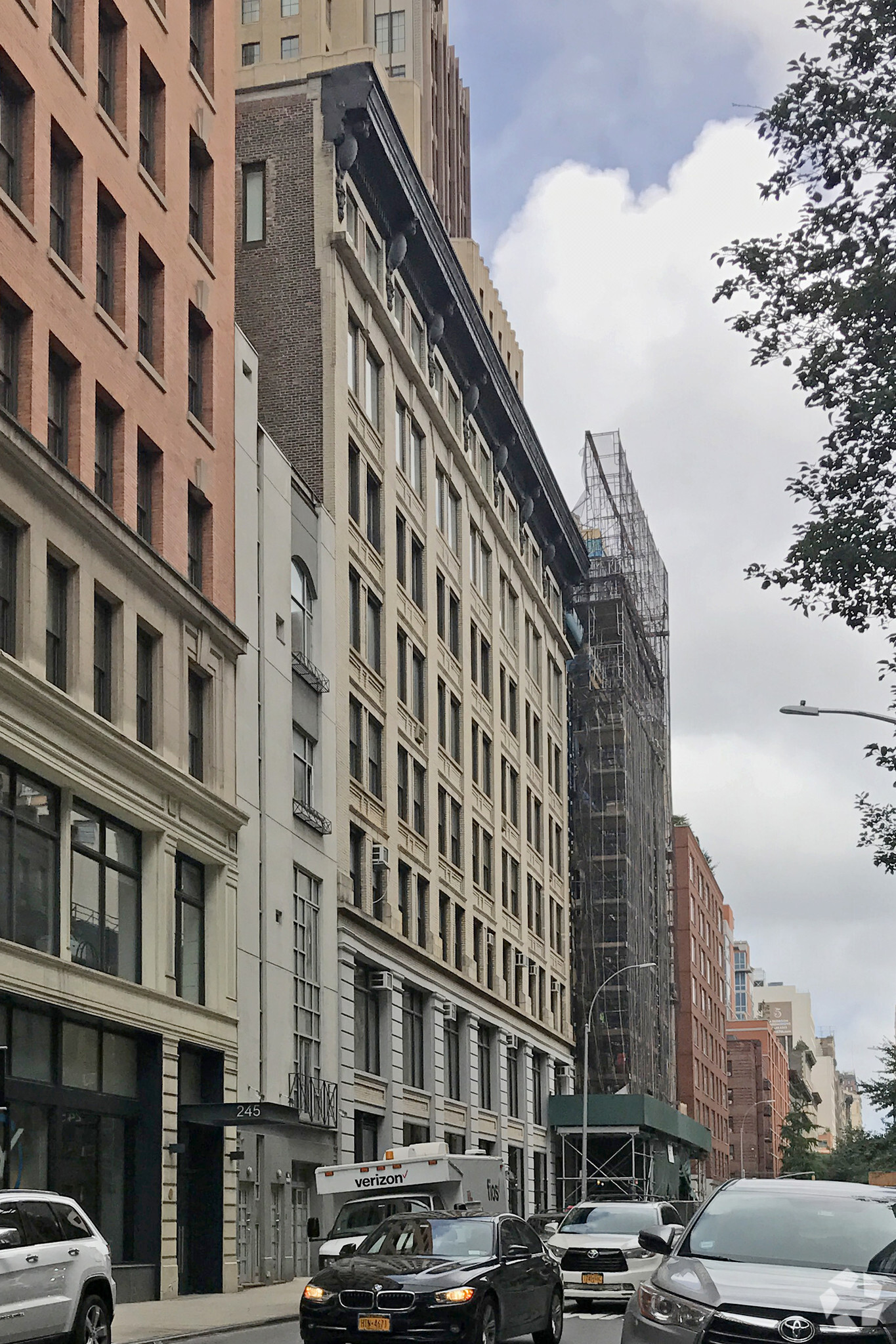 227-239 W 17th St, New York, NY for Rent