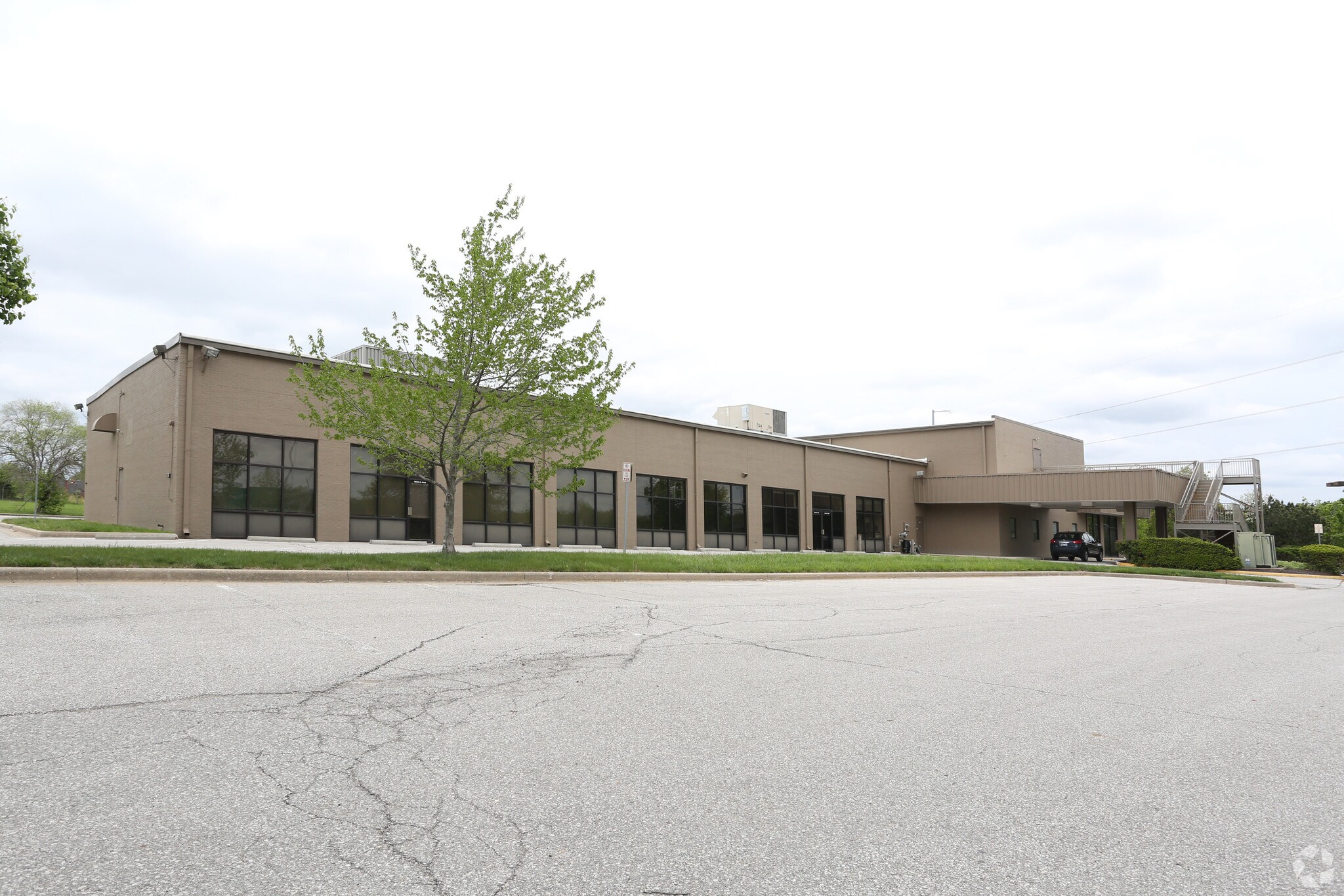 9705 Lenexa Dr, Lenexa, KS for Sale