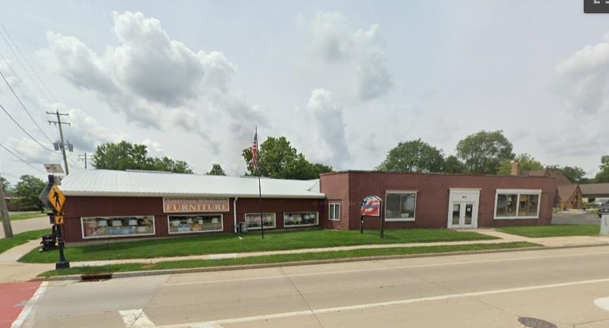 905 W Madison Ave, Fort Atkinson, WI for Sale