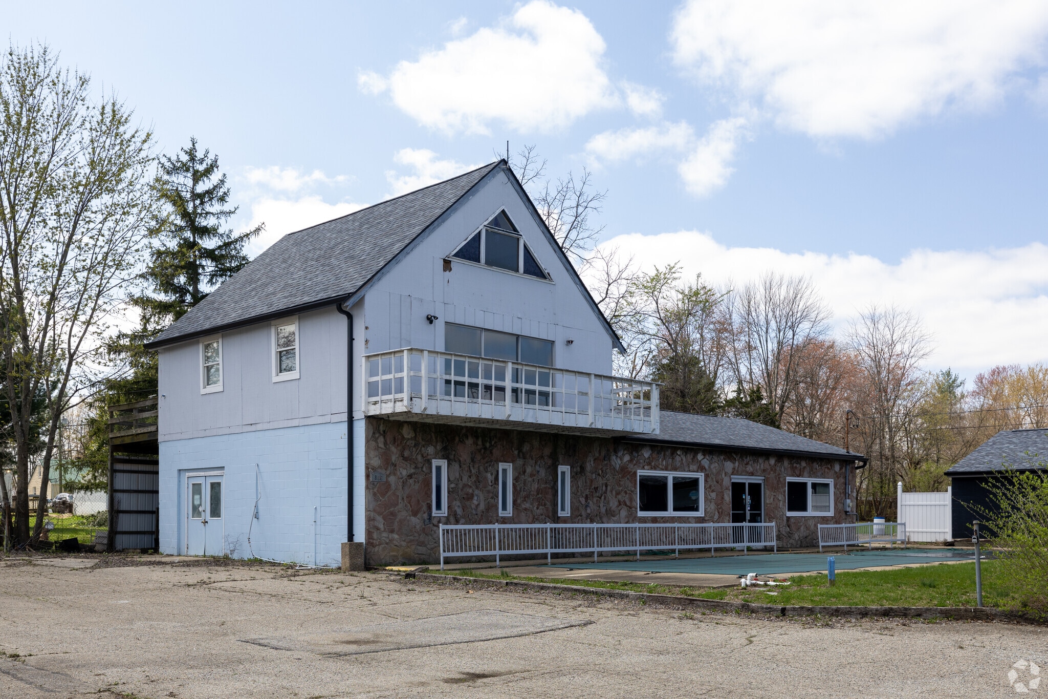 805 Ohio Pike, Cincinnati, OH for Sale