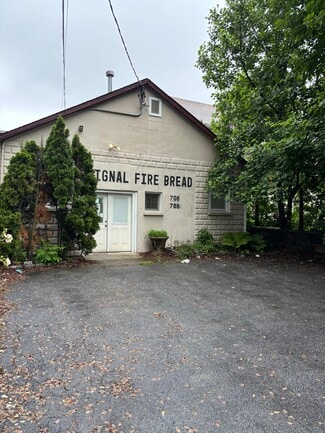 Peekskill, NY Restaurant - 708 N Division St