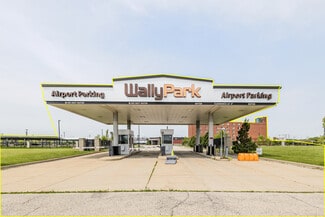 Milwaukee, WI Parking Lots & Garages - 4747 S Howell Ave