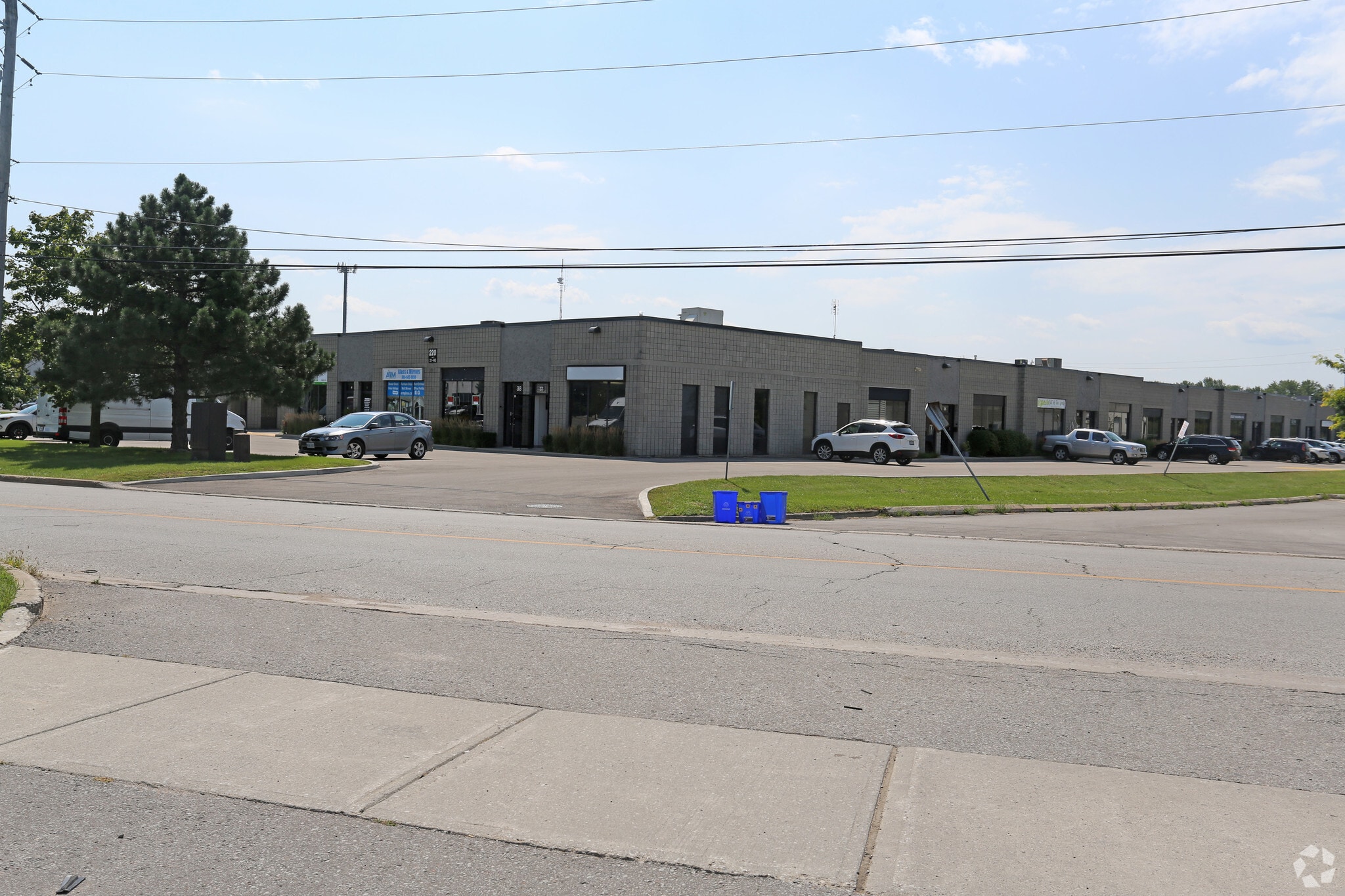 220 Industrial Pky S, Aurora, ON for Sale