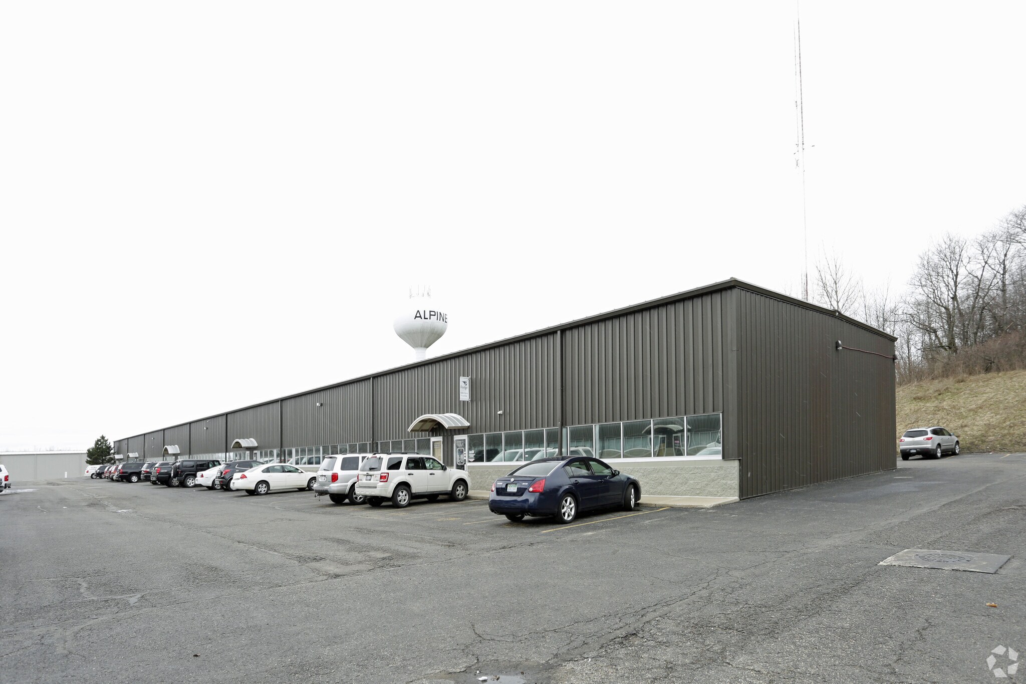 929 Alpine Commerce Park NW, Grand Rapids, MI for Rent