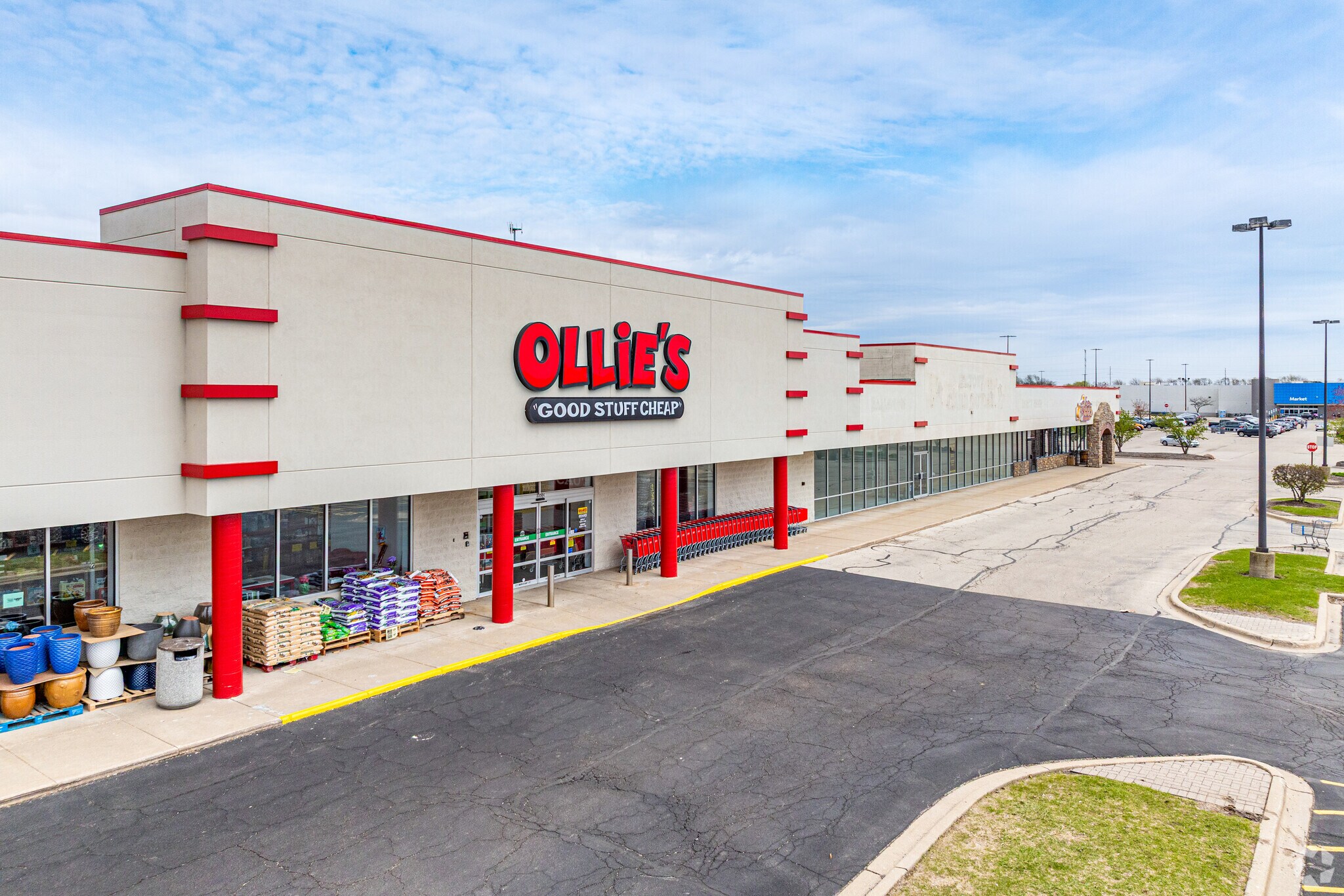 2350 Sycamore Rd, Dekalb, IL for Rent