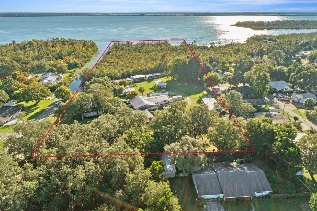 5620 Bertsville Rd, Lady Lake, FL for Sale