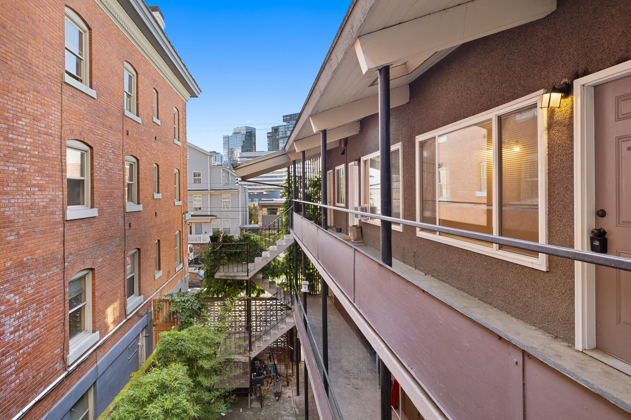 1718 Summit Ave, Seattle, WA for Sale