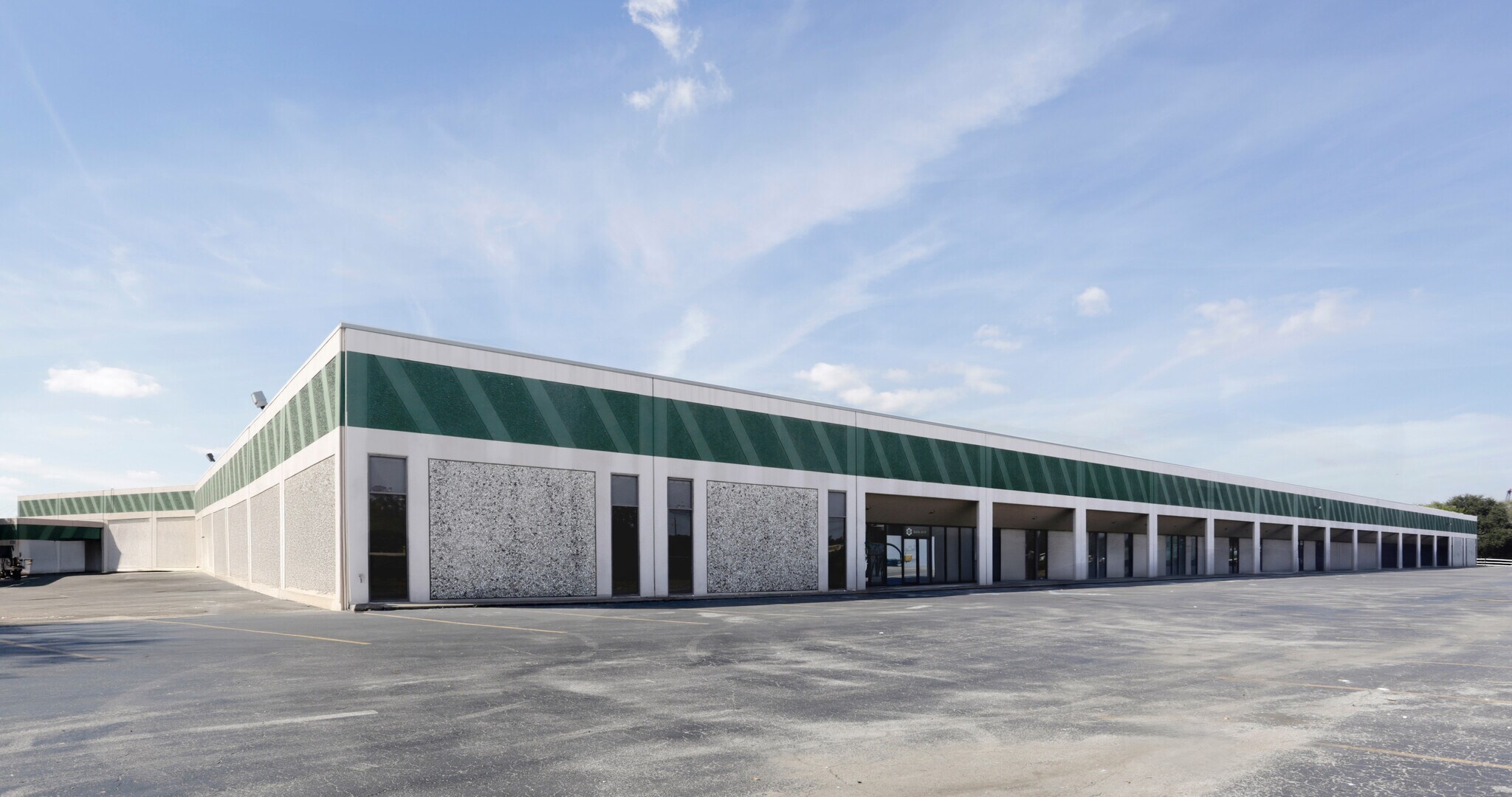 7100 N Loop Fwy E, Houston, TX for Rent