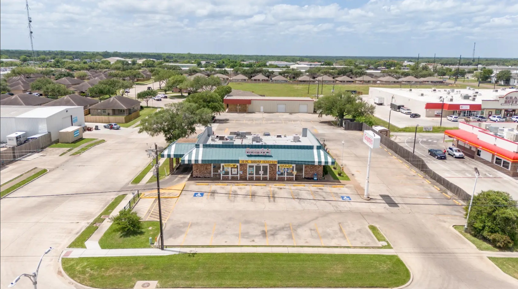 4201 N Navarro St, Victoria, TX for Sale