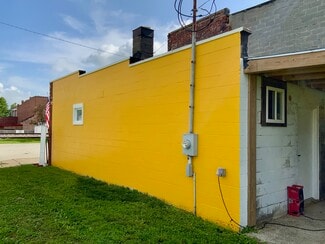 Kempton, IN Retail - 105 Colonial st