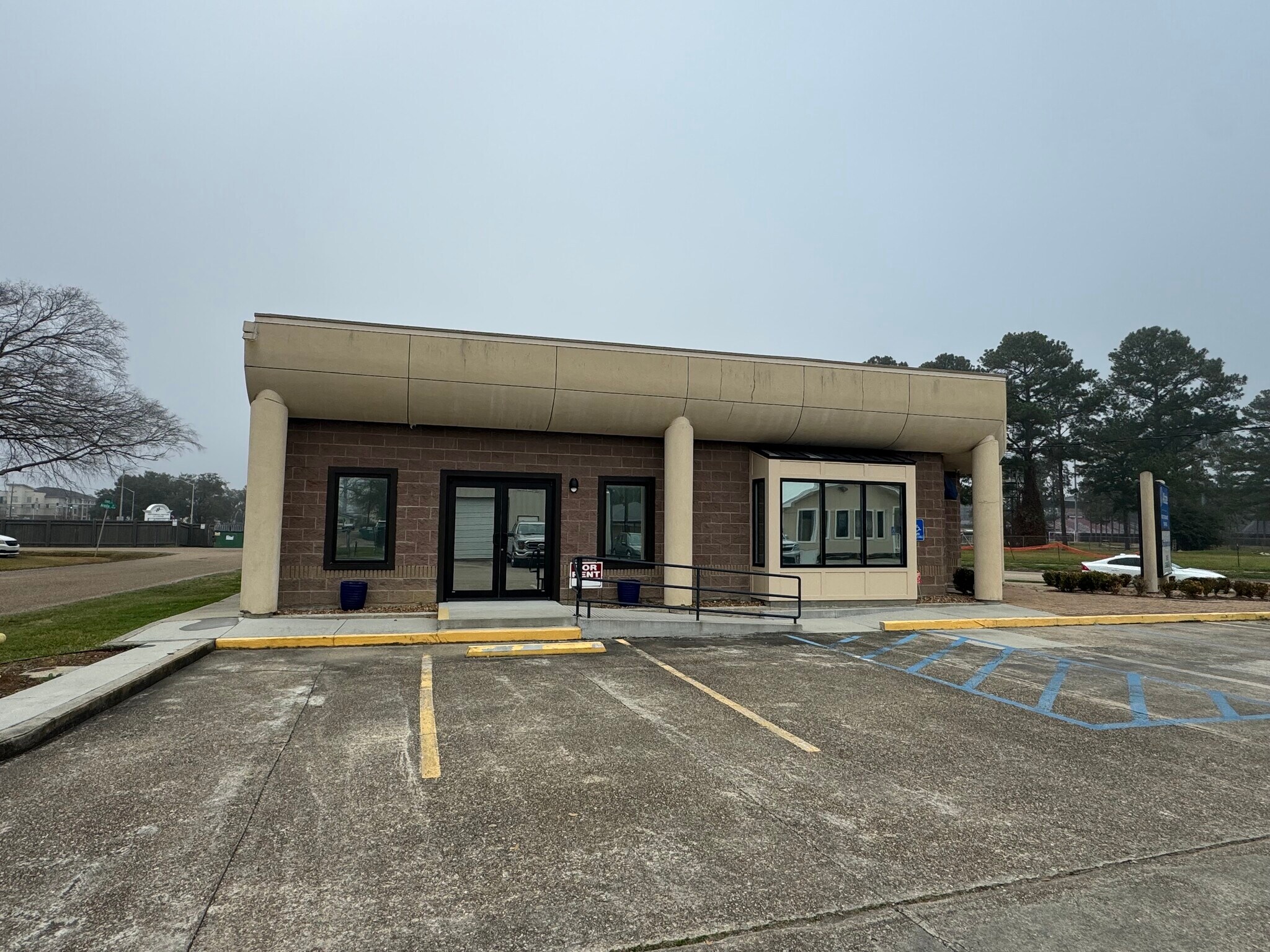 249 N College Rd, Lafayette, LA for Rent