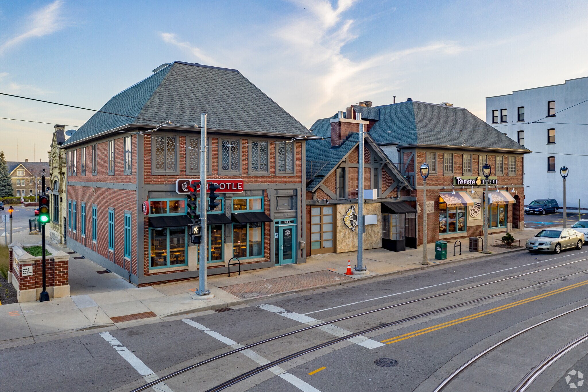 600-610 E Ogden Ave, Milwaukee, WI for Rent