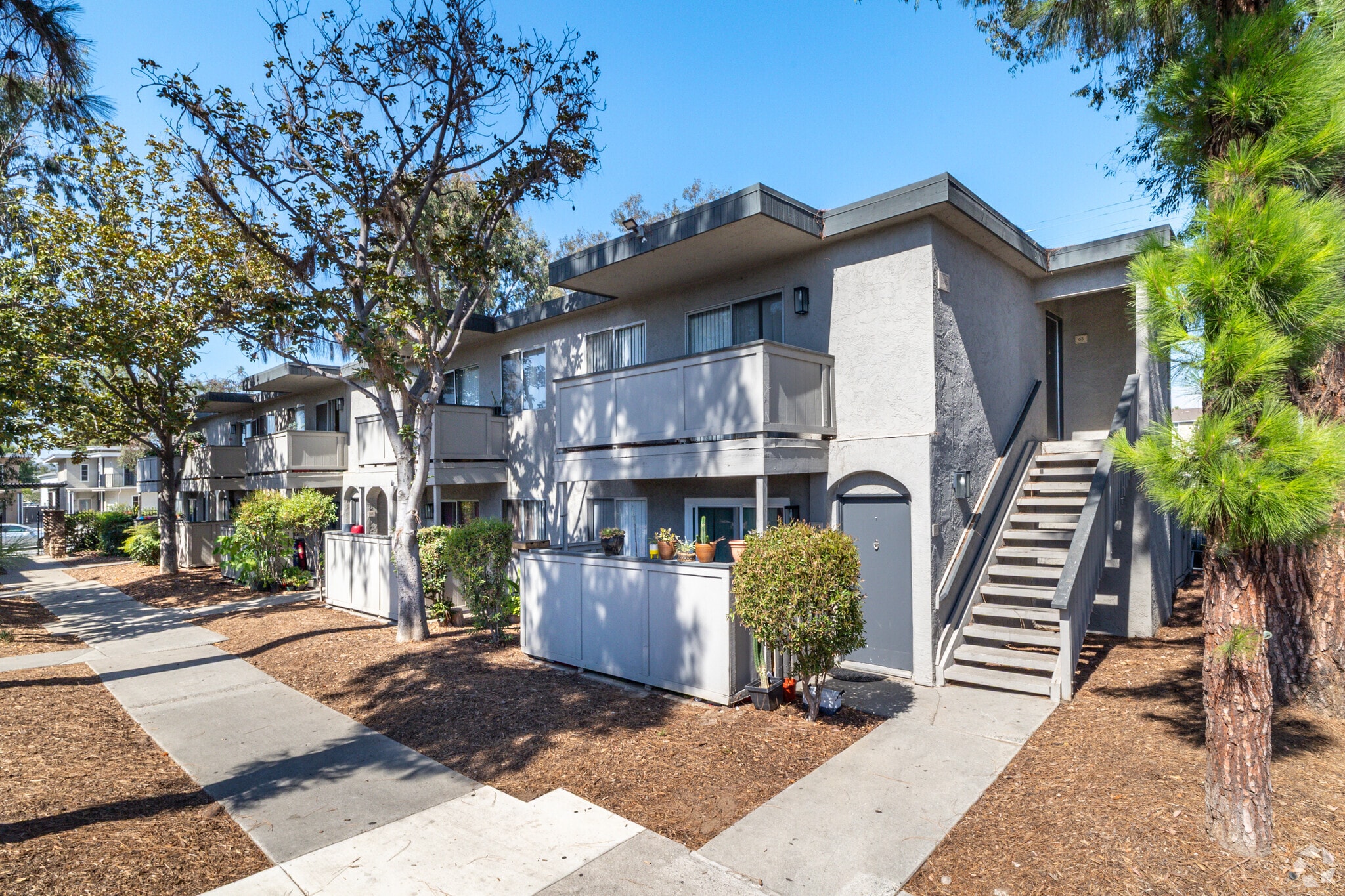 725 N Fig St, Escondido, CA for Sale