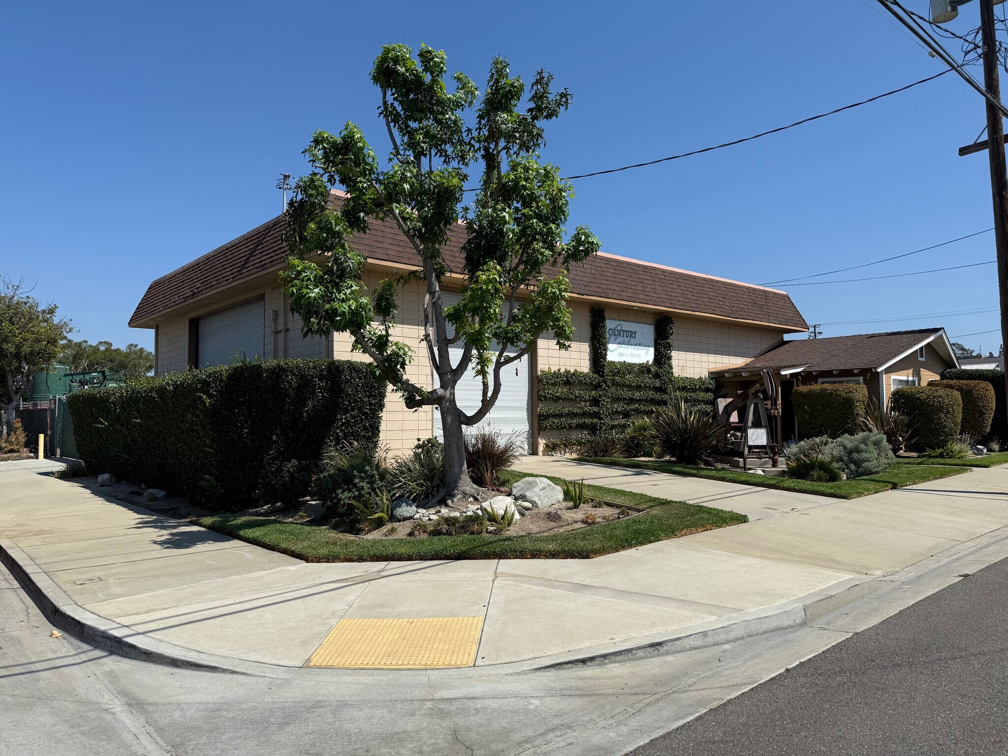 1101 E 25th St, Signal Hill, CA for Rent