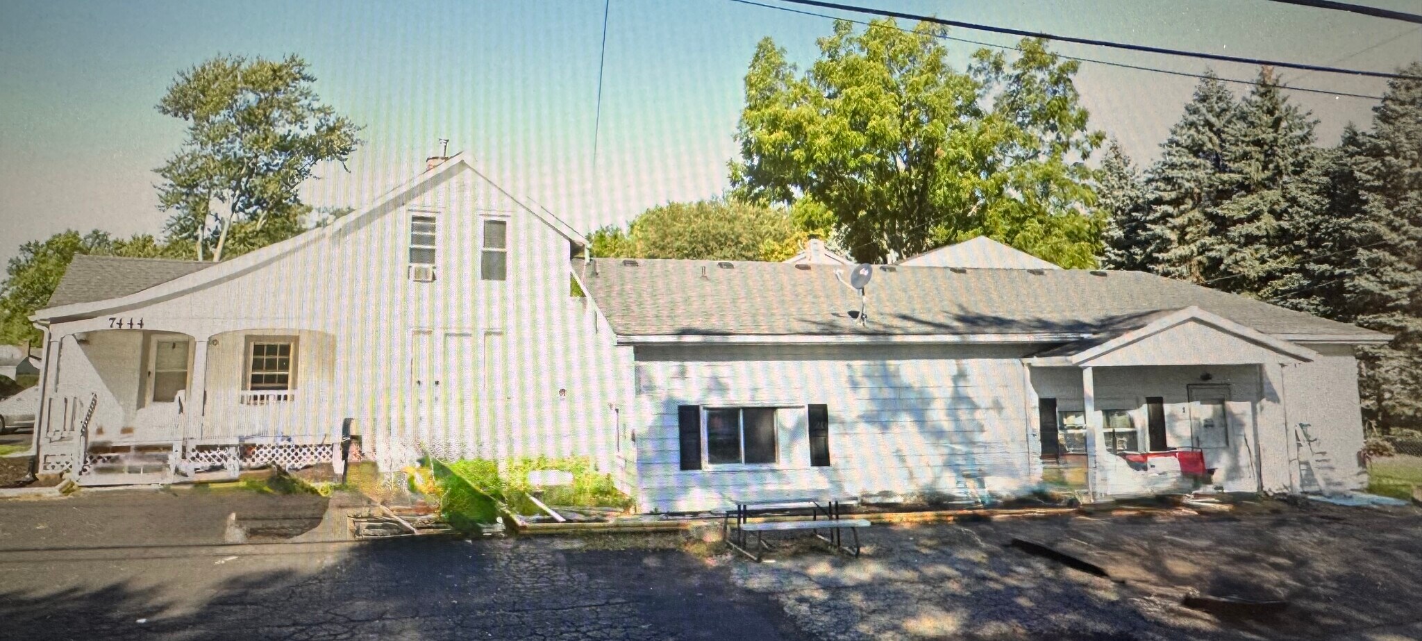 7444 Lake Ave, Elyria, OH for Sale