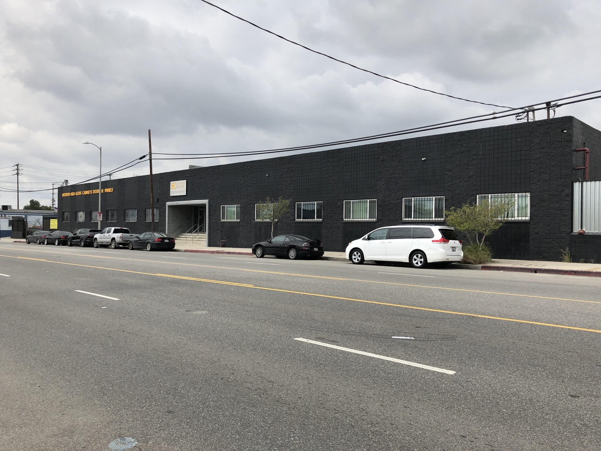 11755-11759 Sheldon St Sun Valley, CA 91352 - Industrial Property for Sale  on Showcase.com, image size:2048x1536