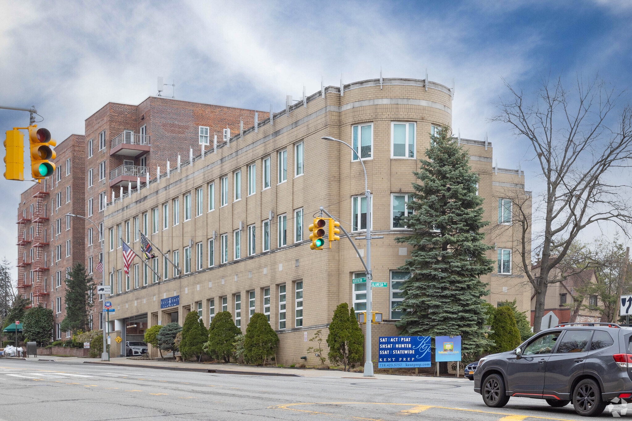 241-02 Northern Blvd, Douglaston, NY for Rent