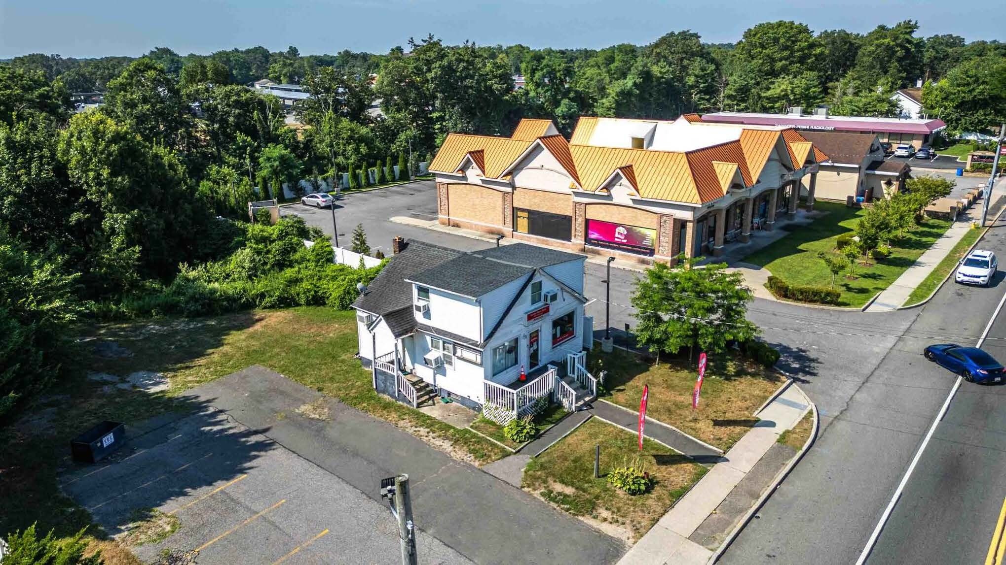 1044 Suffolk Ave, Brentwood, NY for Sale