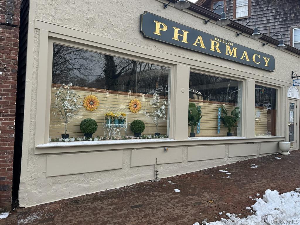 1314 Old Northern Blvd, Roslyn, NY for Rent