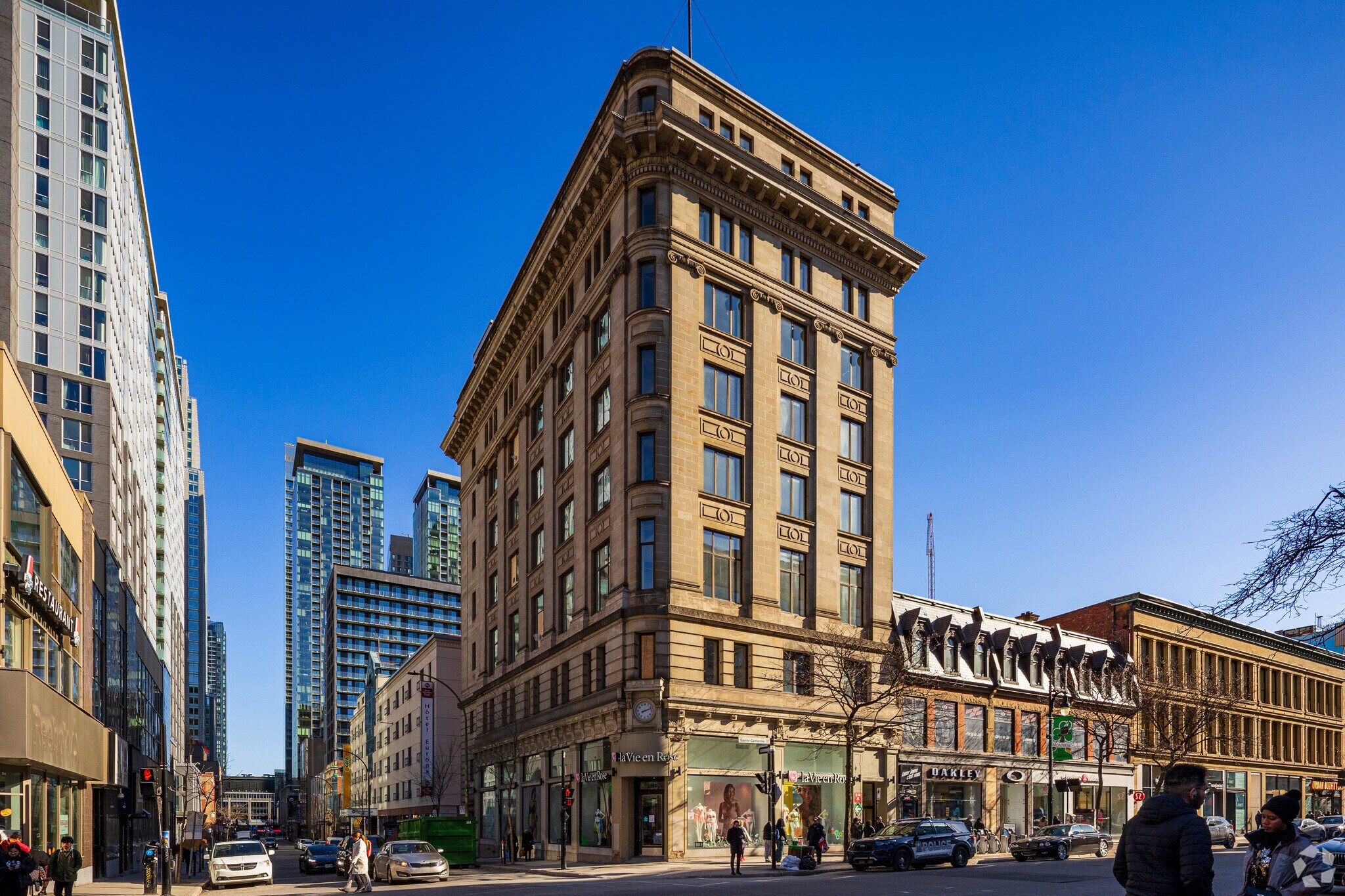 1220-1224 Rue Sainte-Catherine O, Montréal, QC for Rent