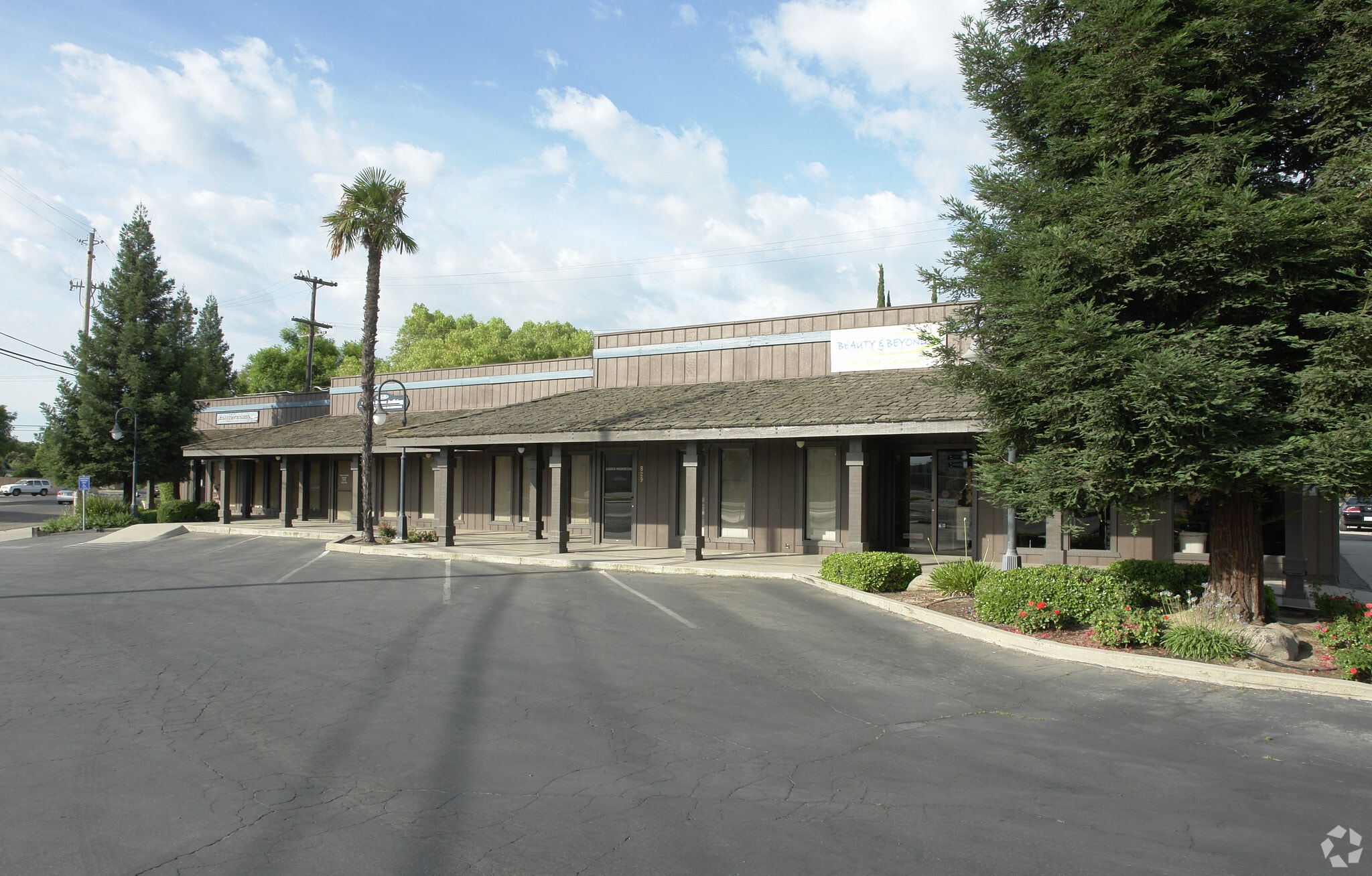 825-865 S Frankwood Ave, Reedley, CA for Rent