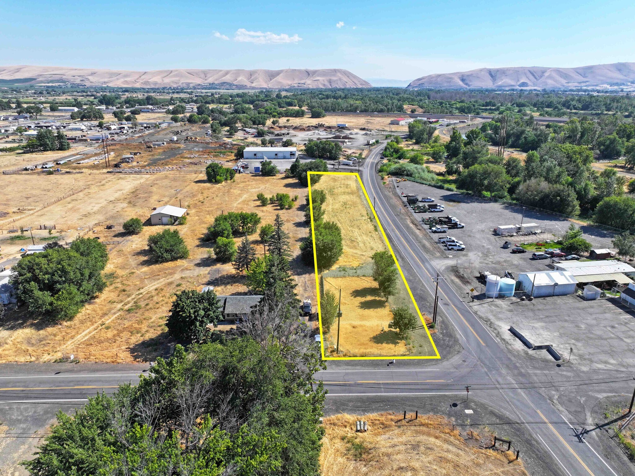 3304 W Birchfield Rd, Yakima, WA for Sale