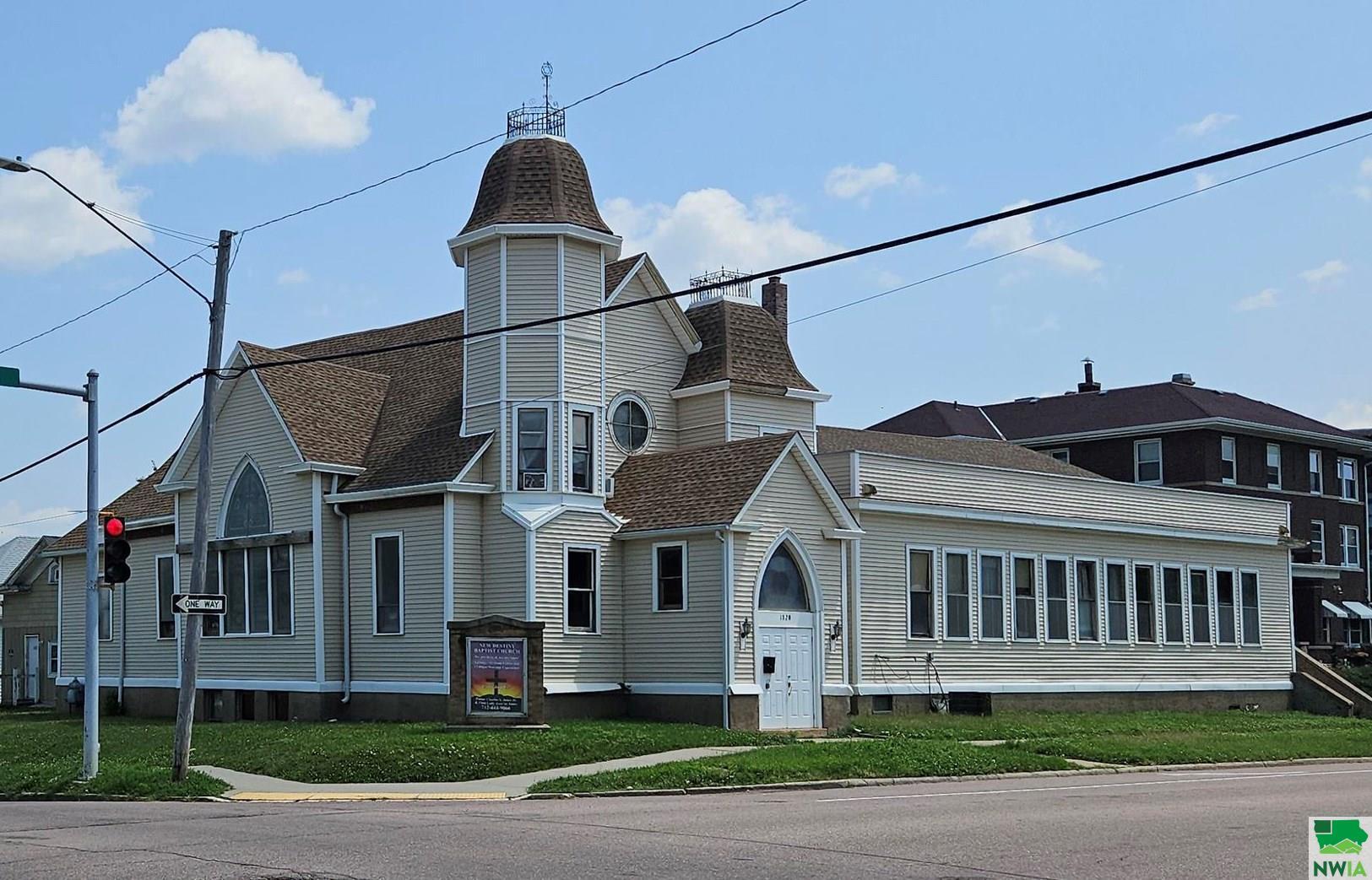 1320 Nebraska St, Sioux City, IA for Sale