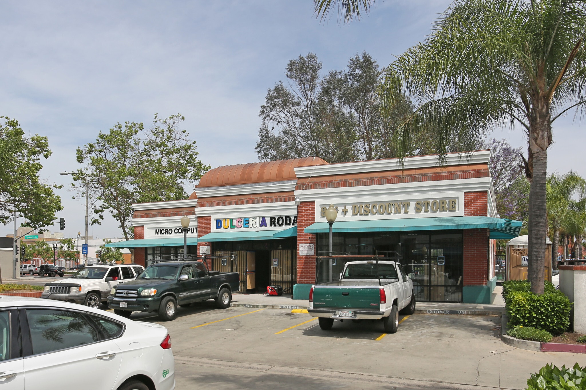 200-220 W 1st St, Santa Ana, CA for Rent