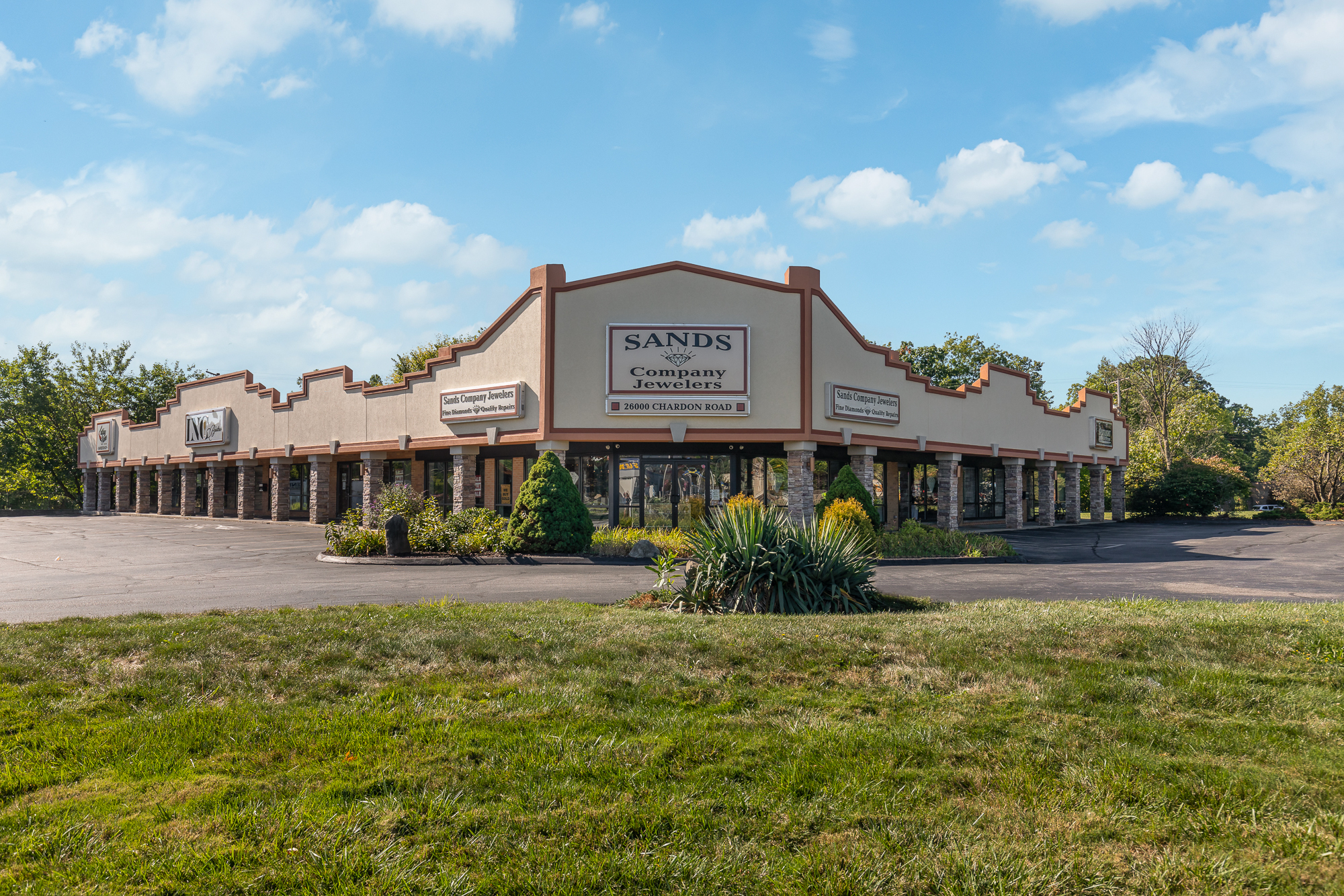 26000 Chardon Rd, Richmond Heights, OH for Sale