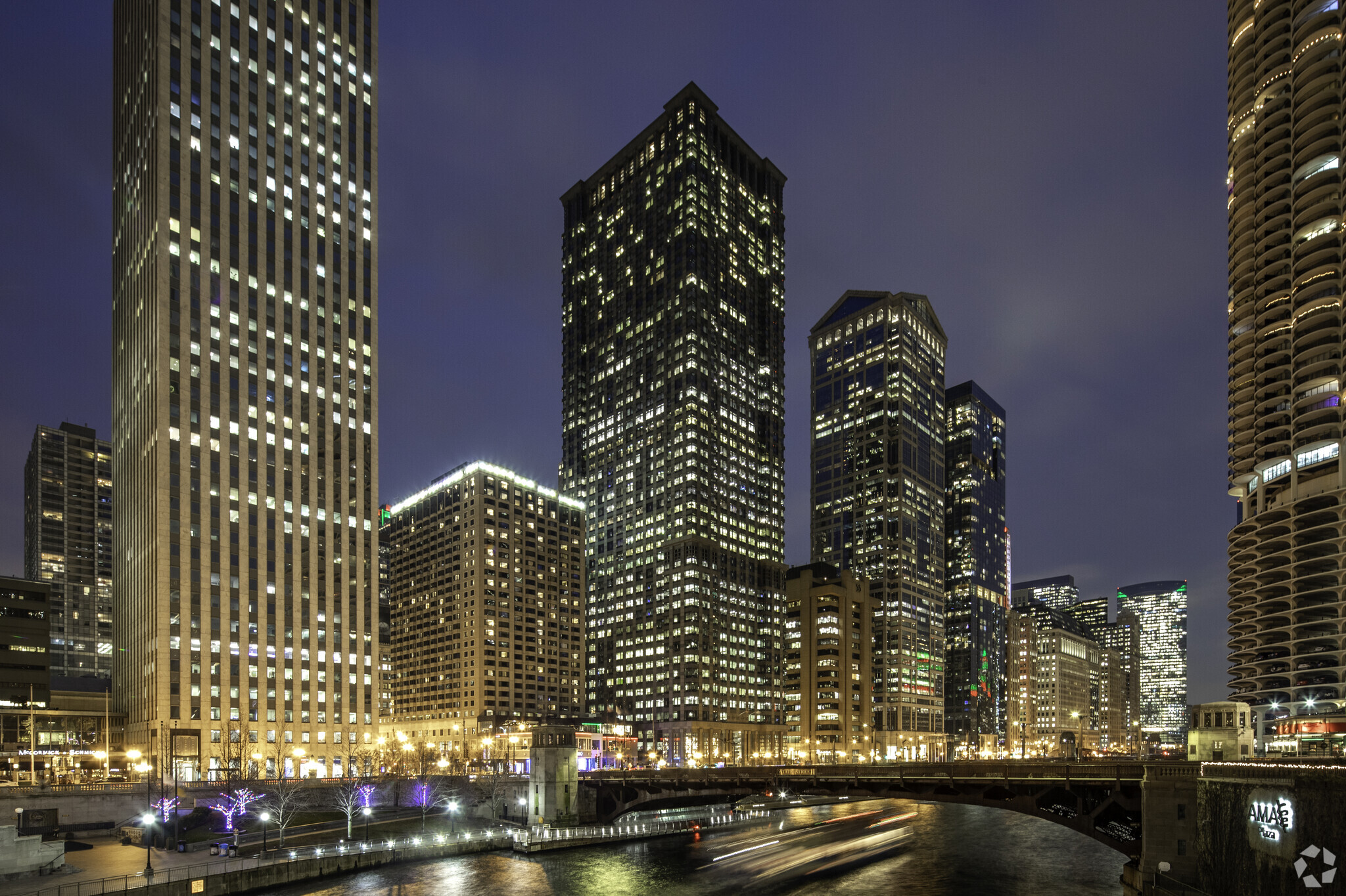 35 W Wacker Dr, Chicago, IL for Rent