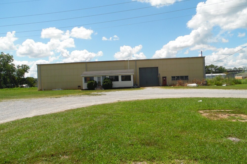 1117 N Locust Ave, Lawrenceburg, TN for Sale