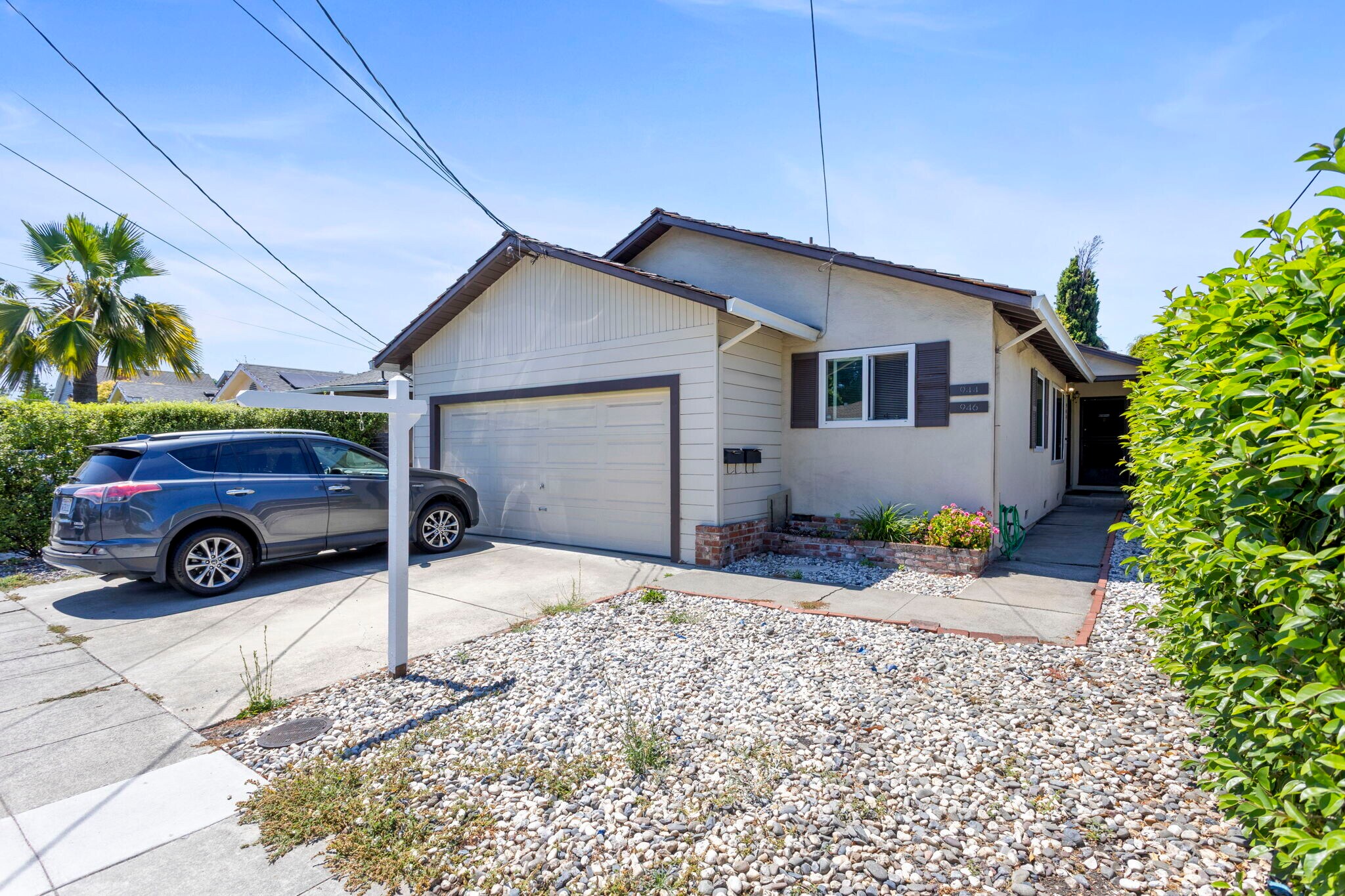 944 Valota Rd, Redwood City, CA for Sale