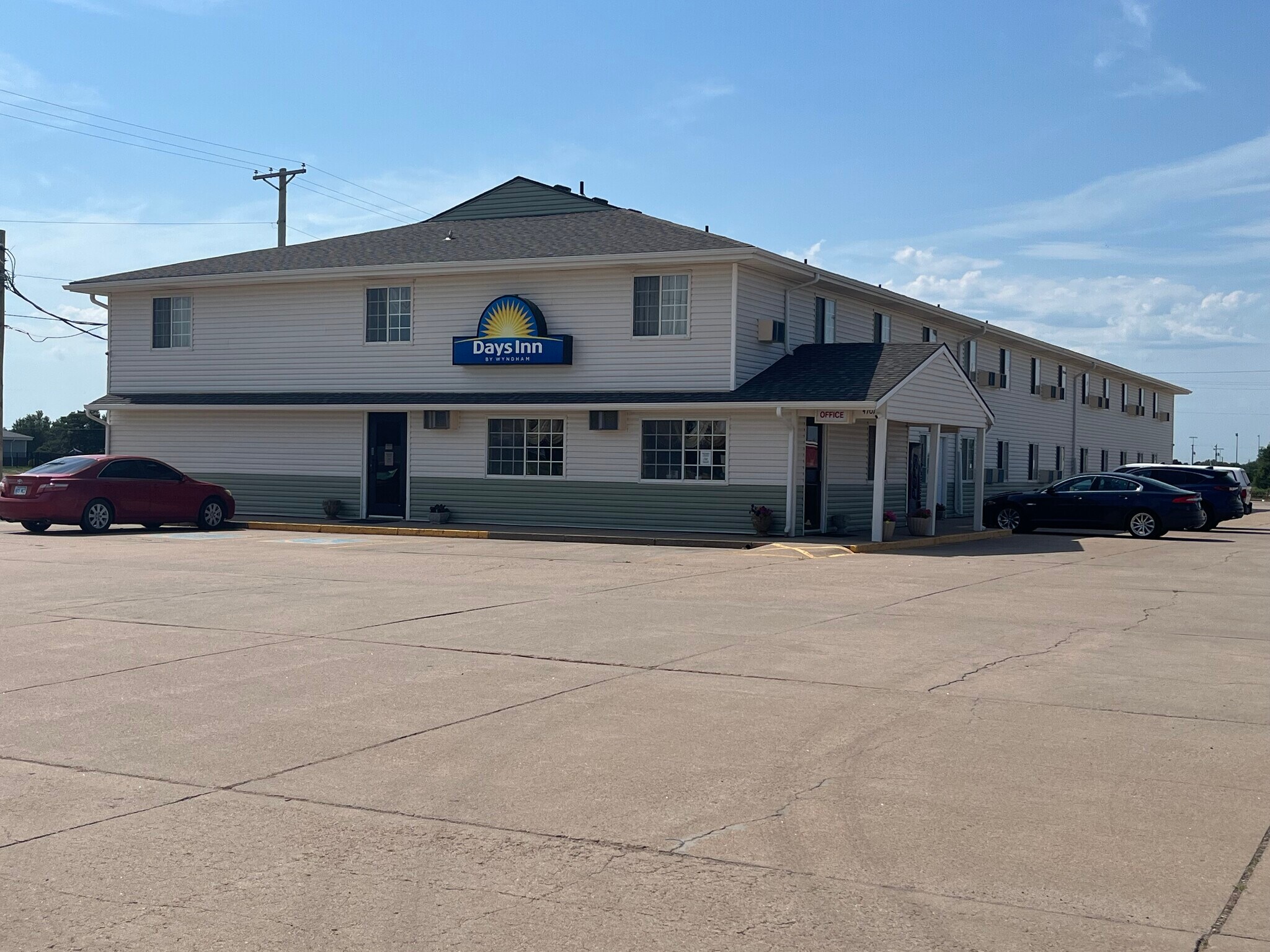 4701 10th St, Great Bend, KS for Sale