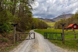 Oliver Springs, TN Specialty - 1534 Cove Ln