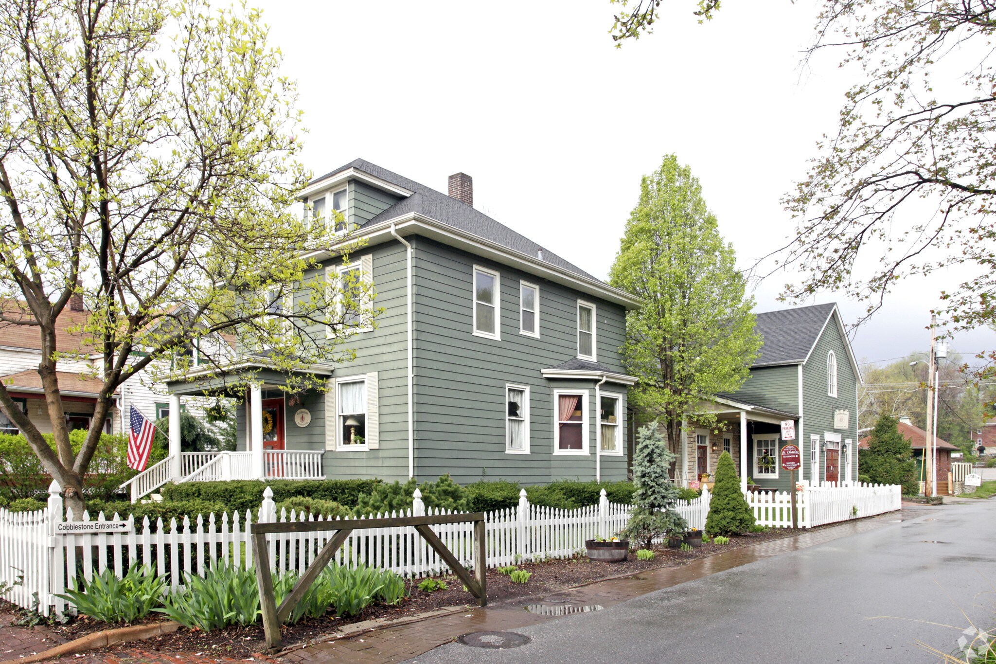 803 S Main St, Saint Charles, MO for Sale