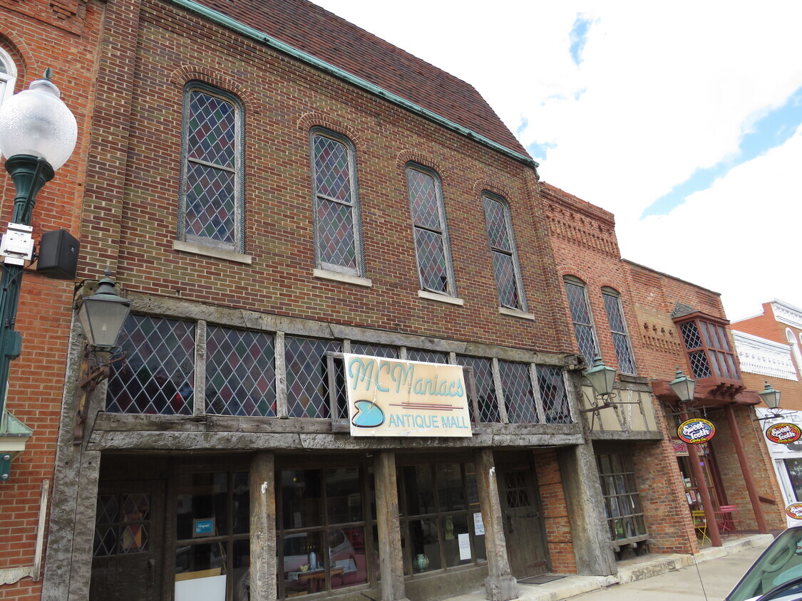 110-112 W Washington st, Morris, IL for Sale
