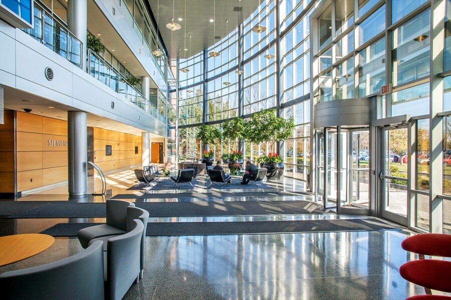 13640-13690 Riverport Dr, Maryland Heights, MO for Sale