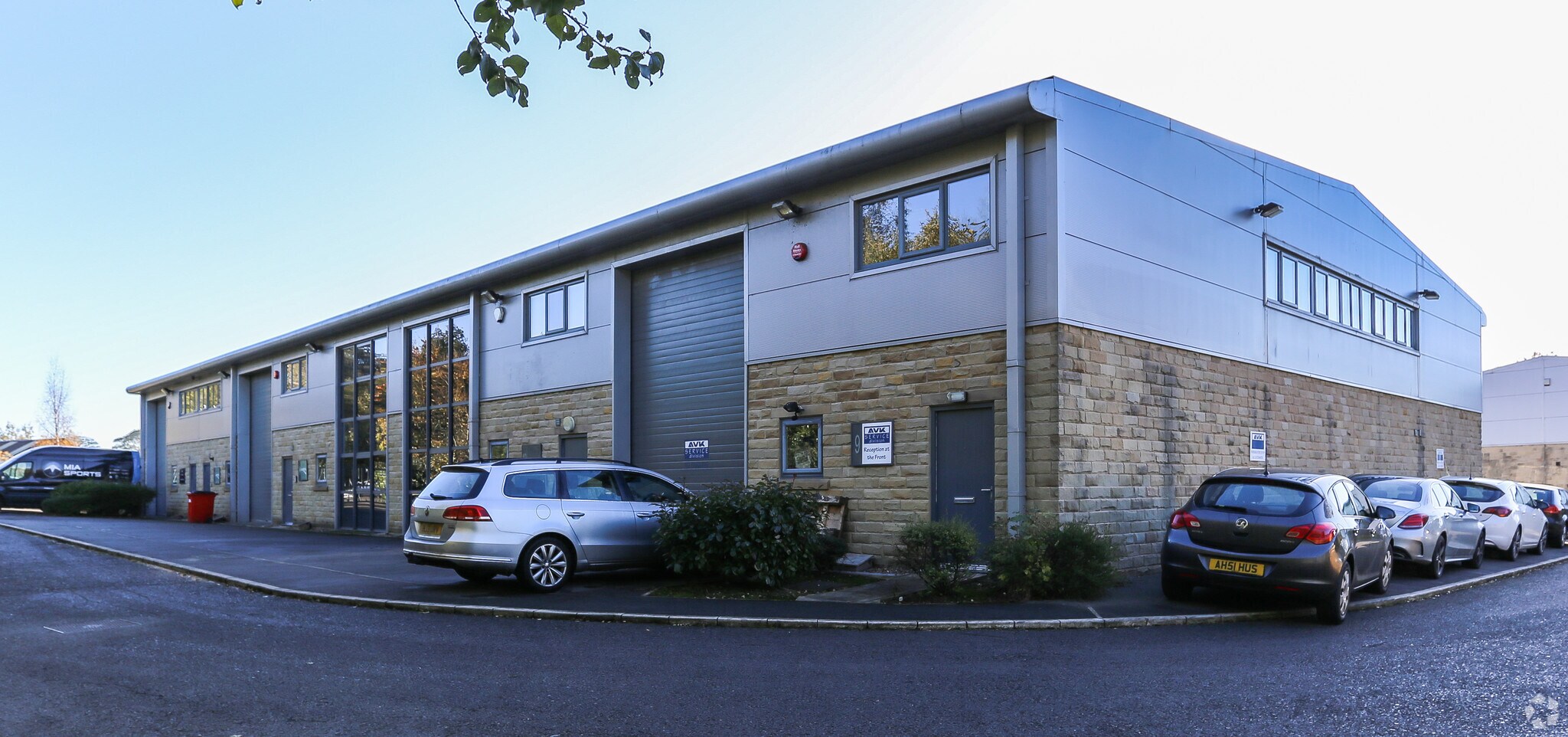 Colliers Way, Clayton West, WYK for Rent