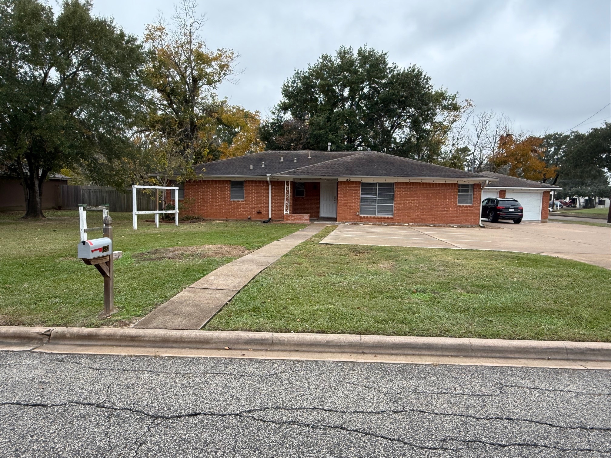 1933 East Ave, Katy, TX for Rent