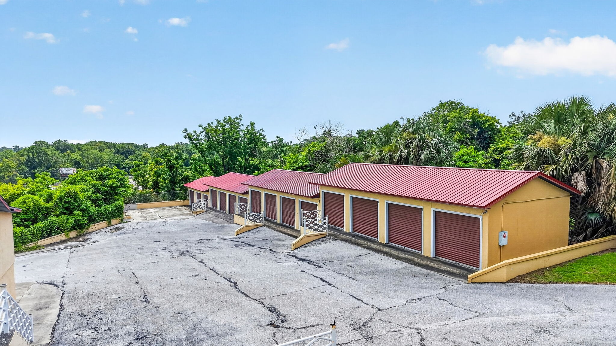 611 N Dixie Ave, Fruitland Park, FL for Sale