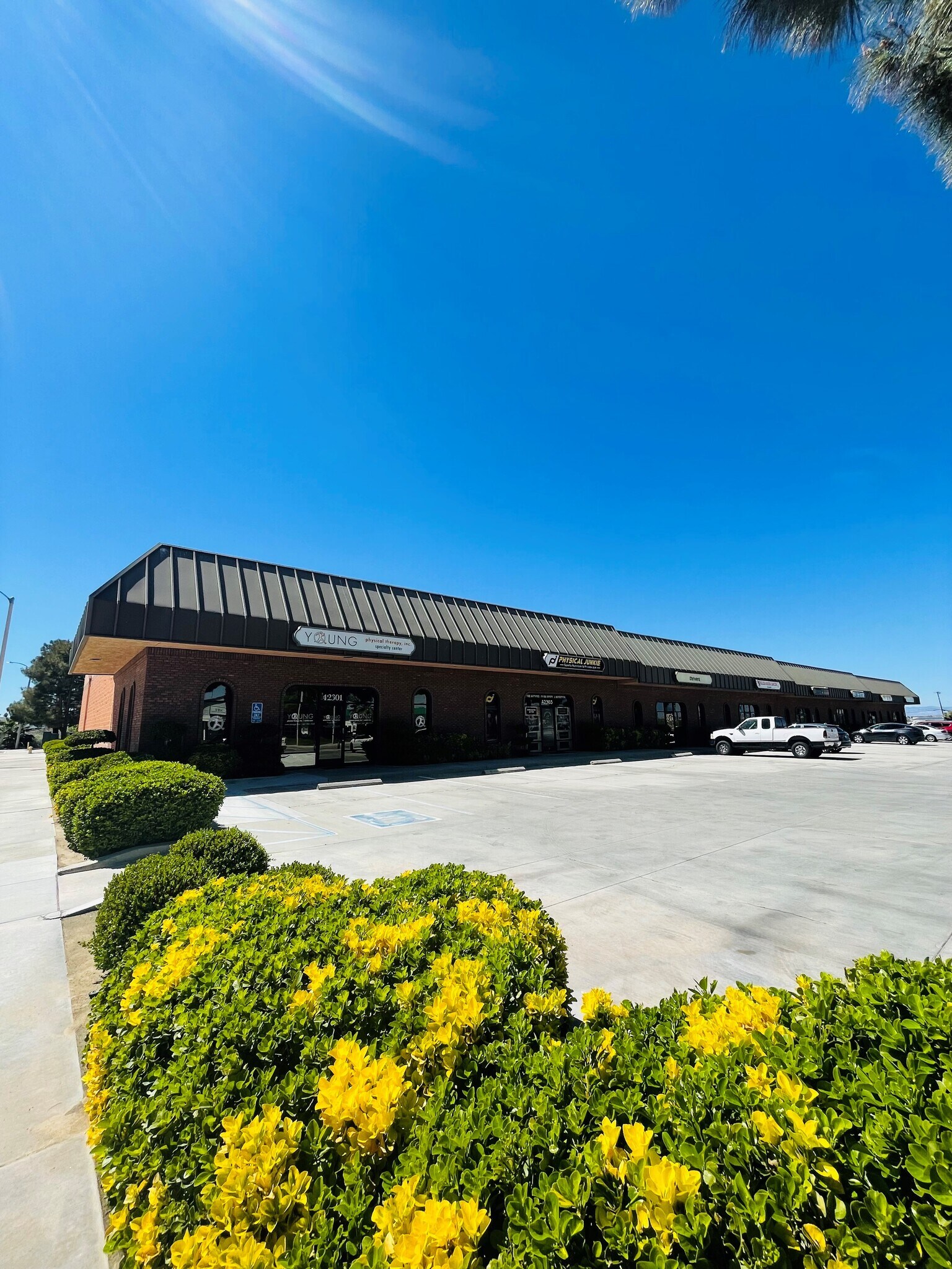42301-42325 10th St W, Lancaster, CA for Rent