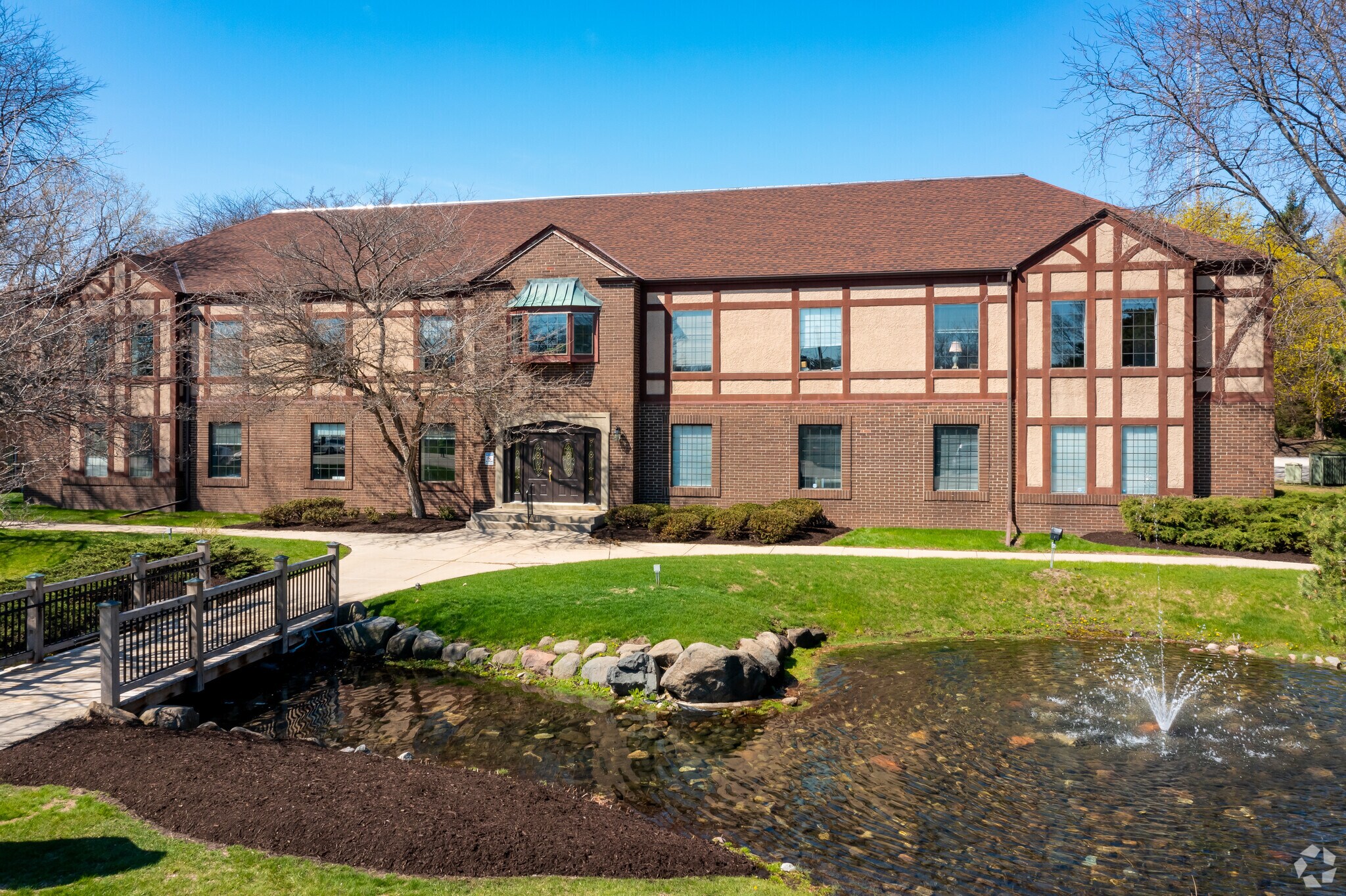 5205 N Ironwood Ln, Milwaukee, WI for Rent