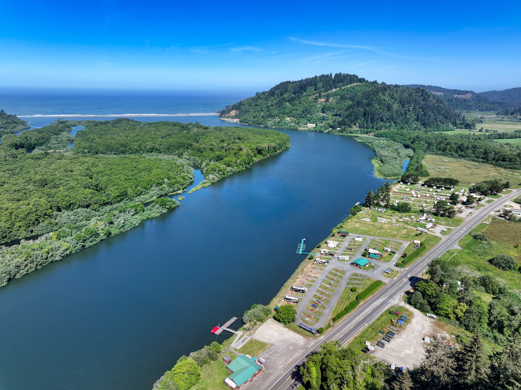 17581 US Highway 101 N, Klamath, CA for Sale