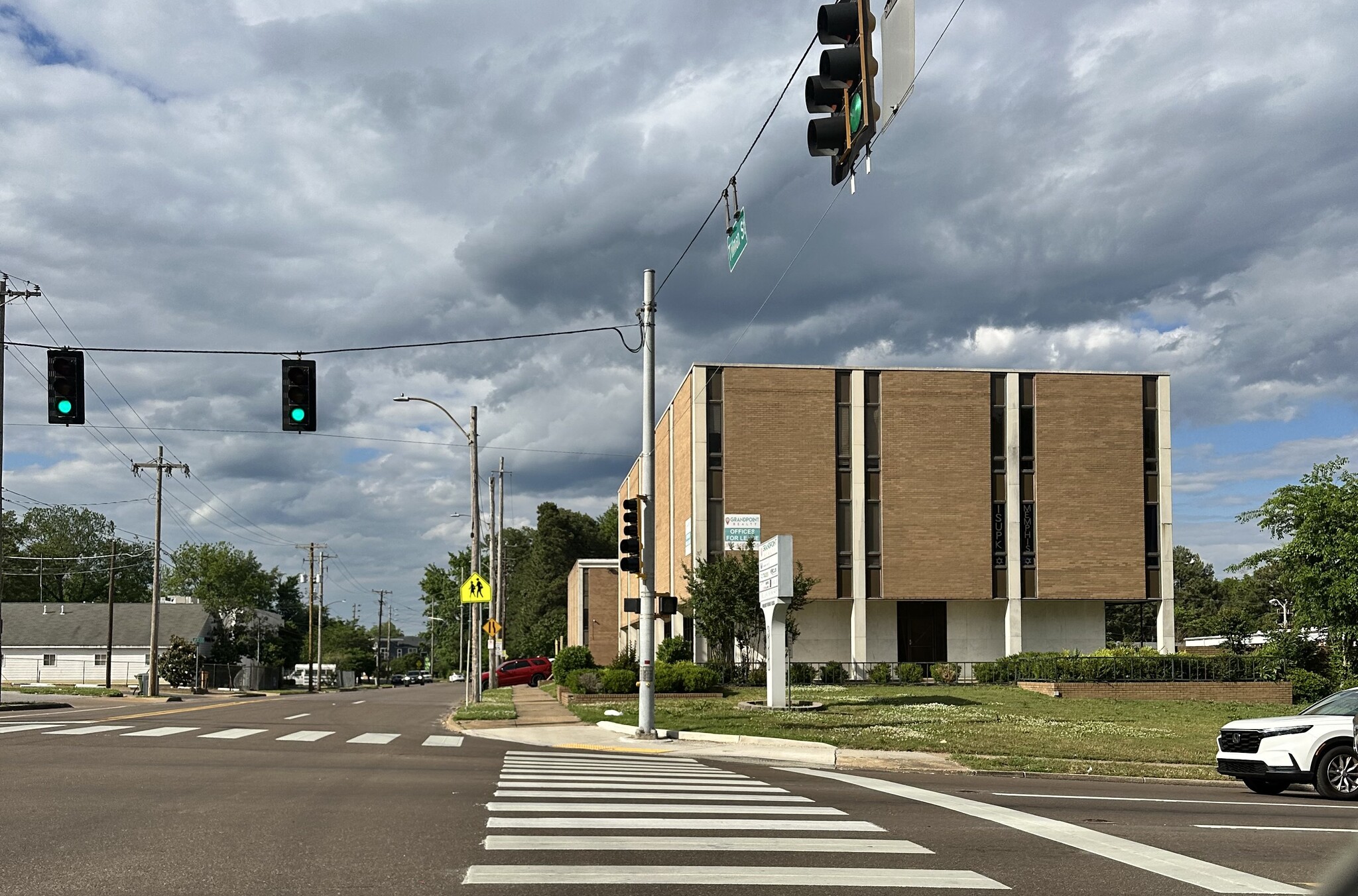 3000 Walnut Grove Rd, Memphis, TN for Sale