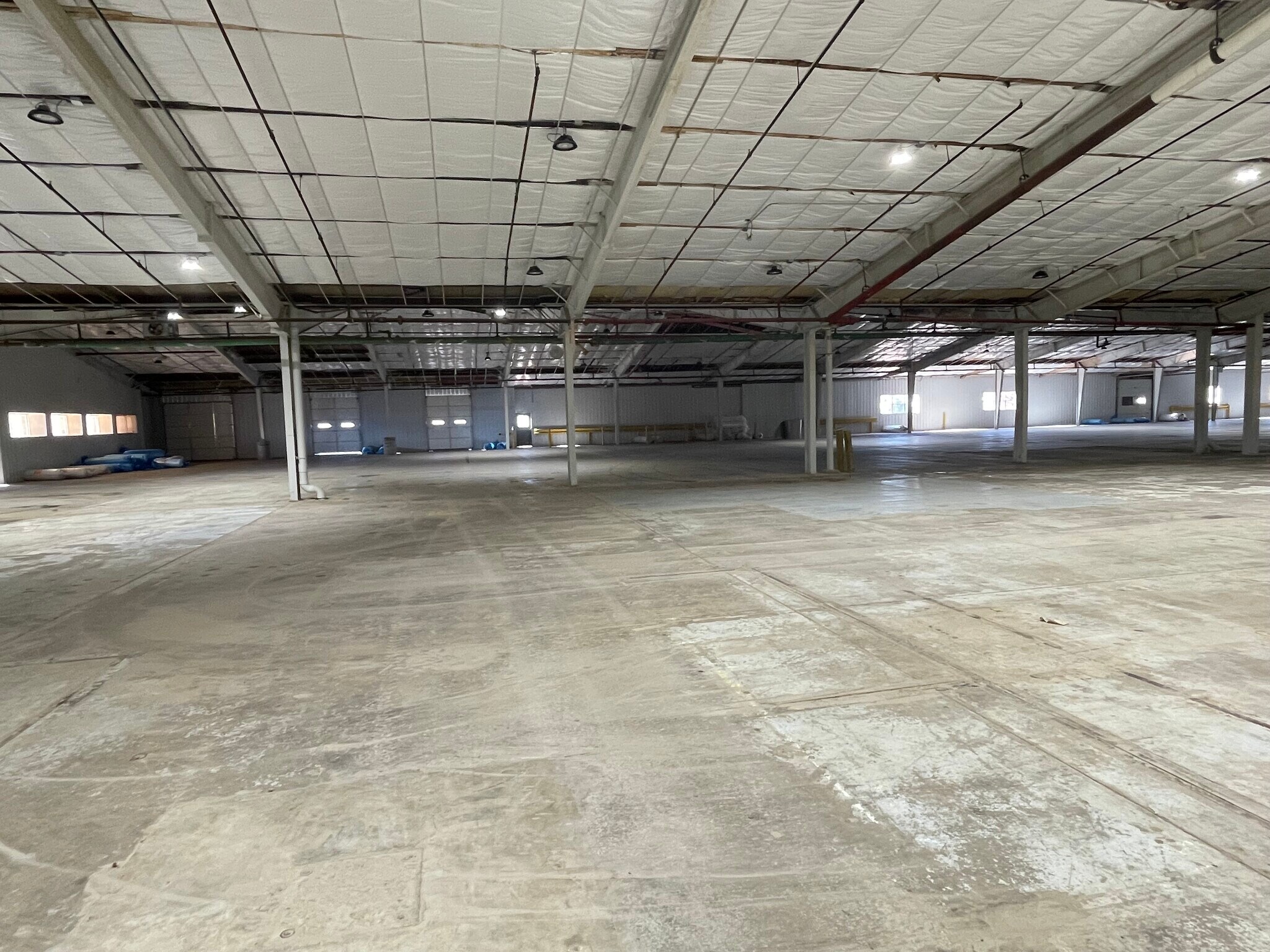 431 W Dyke Rd Rogers, AR 72758 Industrial Property for Lease on