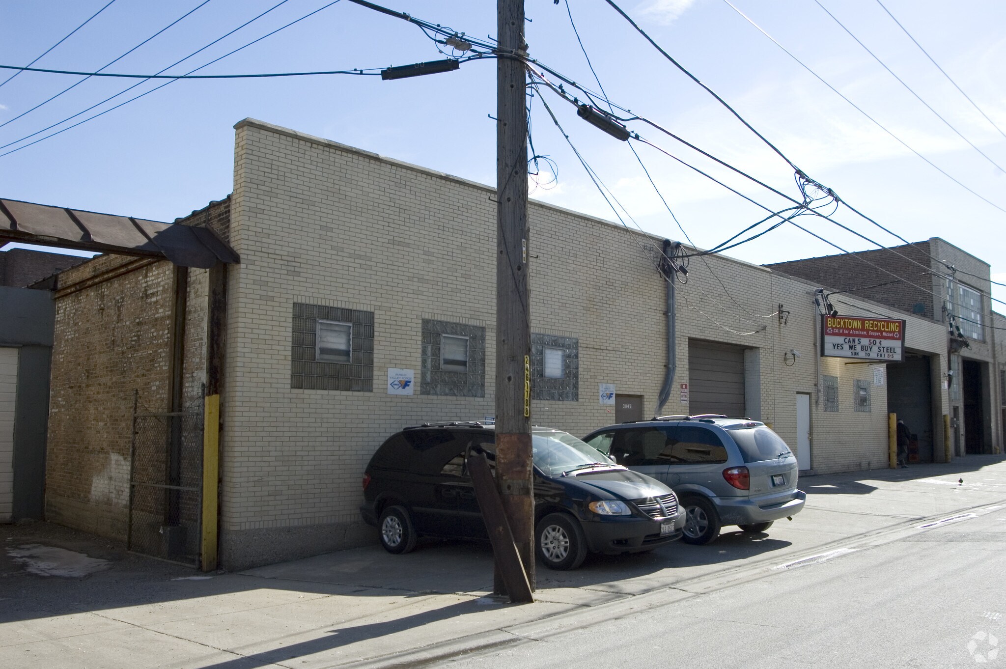 3045 N Rockwell St, Chicago, IL for Rent